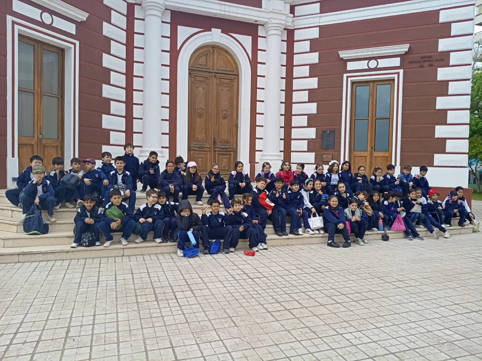 ¡Aprendiendo sobre nuestra comunidad! 🏛️✨